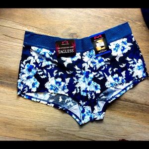 Maidenform boyshorts underwear